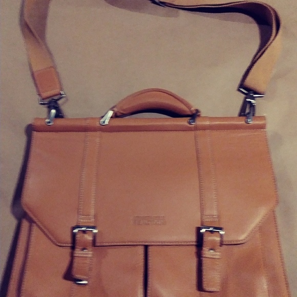 KENNETH COLE REACTION LEATHER BRIEFCASE - Picture 2 of 6